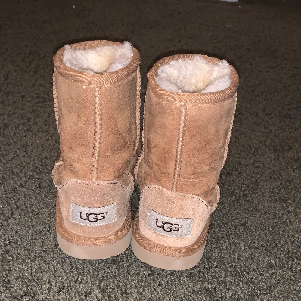 Girls Classic Uggs